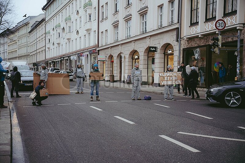 Straßenblockade der Letzten Generation am Viktualienmarkt
