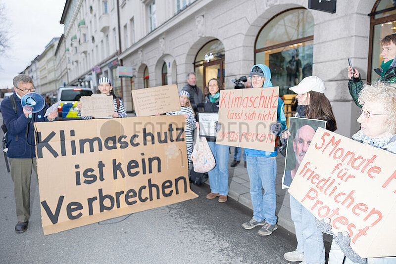 Letzte Generation protestiert für Karl Braig und Lisa Poettinger