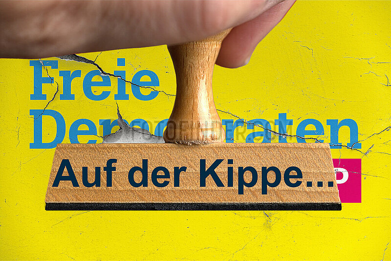 Symbolischer Stempel Auf der Kippe...