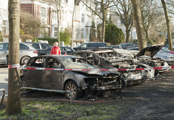 ausgebrannte Autos in Hamburg