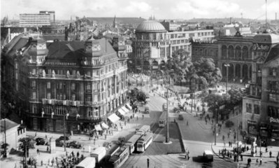 D-Berlin Potsdamerplatz mit Haus Vaterland und Fuerstenhof  ca. 1928