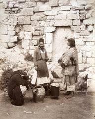 Maenner in Jerusalem beim Hausbau
