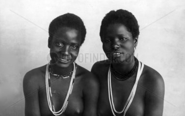 zwei afrikanische Frauen