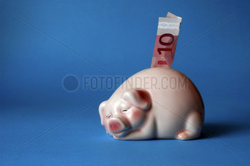 Sparschwein mit 10 Euro