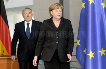Nasarbajew + Merkel