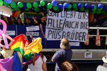 Protest der Pius-Bruderschaft Deutschland gegen den CSD in Stuttgart.