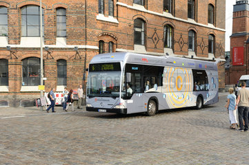 Wasserstoff-betriebender Bus In Hamburg  Deutschland.