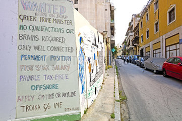 Graffiti gegen IWF und Troika