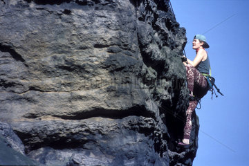 Kletterer an einem Felsen
