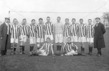 Erste Fussballmanschaft 1910/11