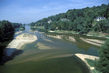 Sandbaenke auf der Loire