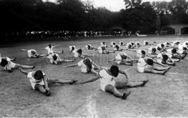 Frauen bei der Gymnastik   stretching