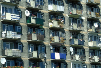 Balkone einer Hochhaussiedlung