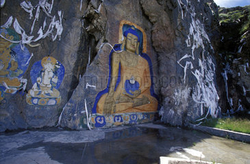 Buddha-Bild auf einer Felswand