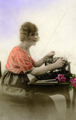 1920  Sekretaerin an Schreibmaschine