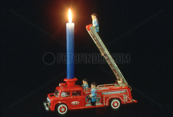 Spielzeugauto Feuerwehr Kerze