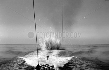 Kriegsmarine  um 1935  Wasserbombenexpolsion