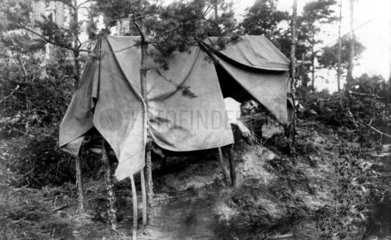 Mann im Zelt 1918