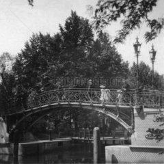 An der Tiergarten Schleuse  1900