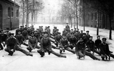 Soldaten beim Fruehsport  1923