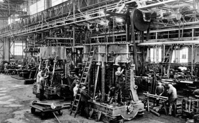 Industriehalle Maschinen
