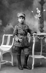 Junge als Soldat  1918