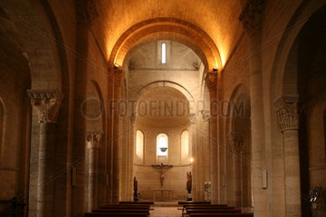 Inneres einer Kirche am Jakobsweg - Camino de Santiago