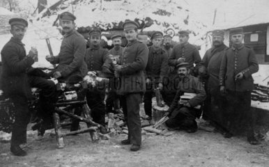 Soldatengruppe im Schnee