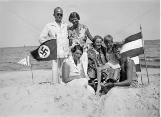 Nationalsozialistische Familie macht Urlaub