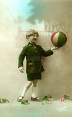 Kind mit Ball  1910