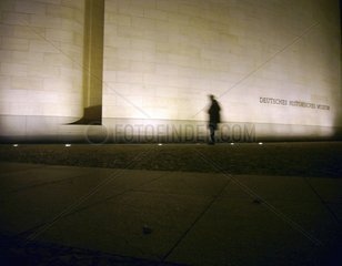 Schatten am Neubau des Deutschen Historischen Museum