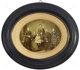 Grossfamilie  Rahmen  um 1866