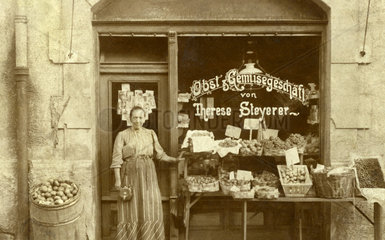 Obst- und Gemueseladen  Muenchen  1908