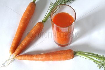 Karotten und Karottensaft