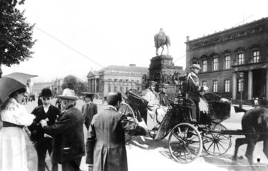 Berlin  Unter den Linden ca. 1920