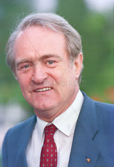 Johannes Rau  Ministerpraesident NRW  Portraet  1987