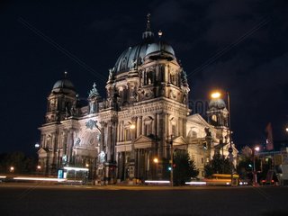 Nachtaufnahme der Berliner Dom