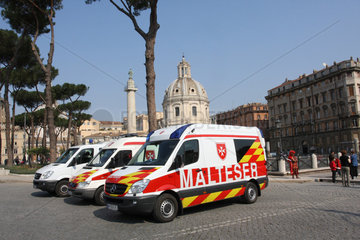 Krankenwagen der Malteser in Rom