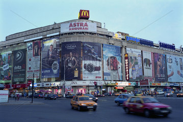 Unirea Shopping Center (USC) am Platz der Einheit (Piata Unirii) in Bukarest