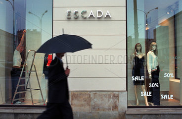Schaufenster einer Escada-Boutique in Warschau