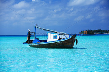 MALDIVES - MalAe atoll