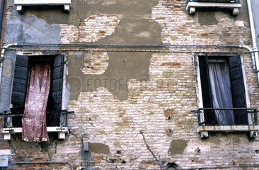 Alte Hausfassade in Venedig