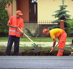 Bauarbeiter bei Strassenarbeiten  Polen