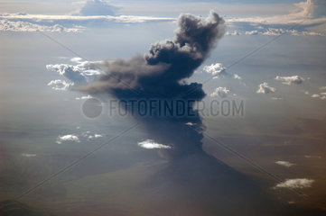 Tansania  Vulkanausbruch des Mount Oldonyo Lengai