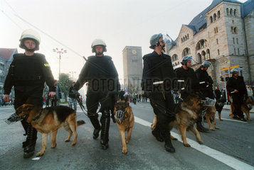 Hundestaffel der Polizei bei einer Demonstration in Posen (Poznan)  Polen
