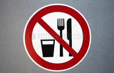 Symbolfoto  Hinweisschild Essen und Trinken verboten