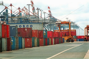 Straddle Carrier im Containerterminal Bremerhaven