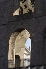 Basilika di Massenzio