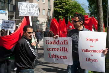 Berlin  Deutschland  Gaddafi-Gegner bei einer Demonstration