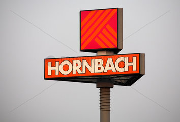 Berlin  Logo des Baumarkts Hornbach
